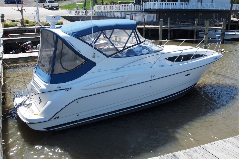 2003 Bayliner 305